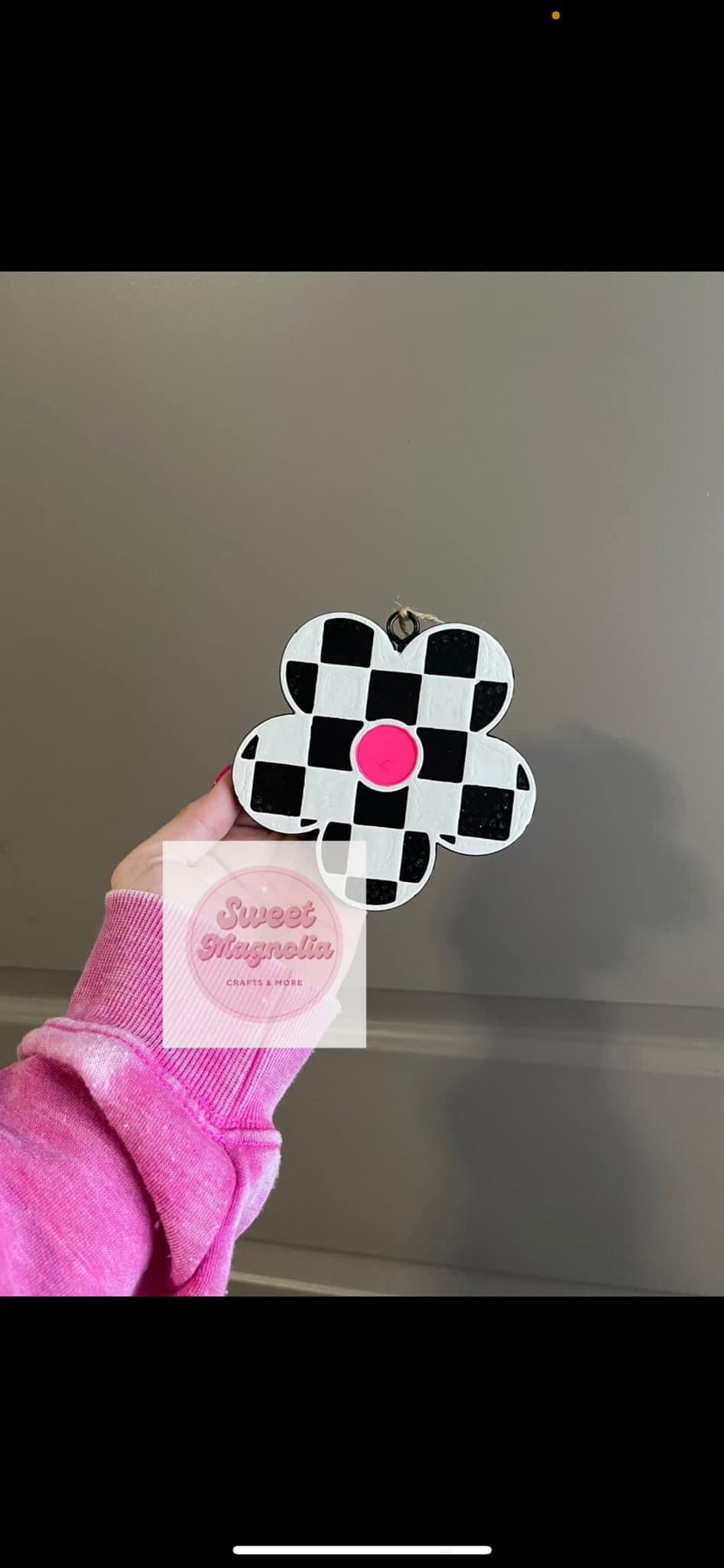 Retro Checkered Daisy